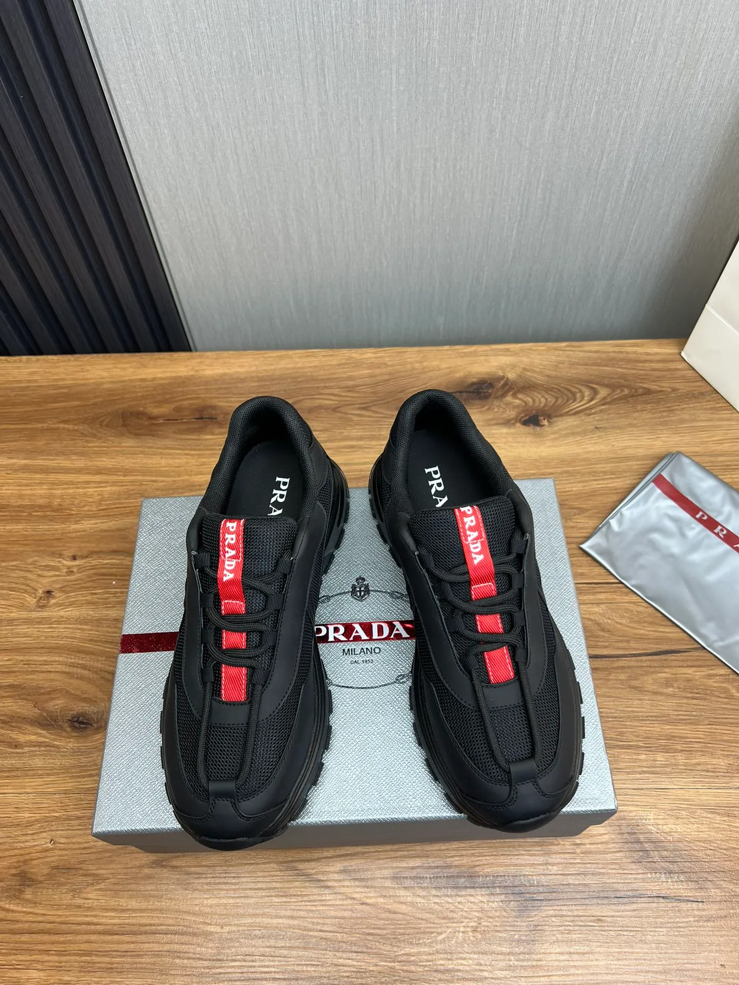 Men's shoes 💰540💰 [PRADA] Men's shoes are popular in the counter, official website is synchronized, 1 high-quality shipment ✔️Original fly-woven cowhide + cowhide lining, 1🆚1 replica, original sole, 38-45 (45 customized, non-refundable)
